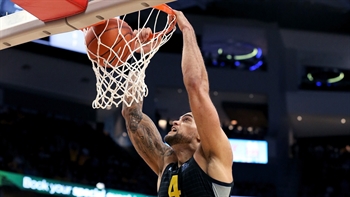 Markus Howard and Marquette takes early lead against No. 10 Villanova