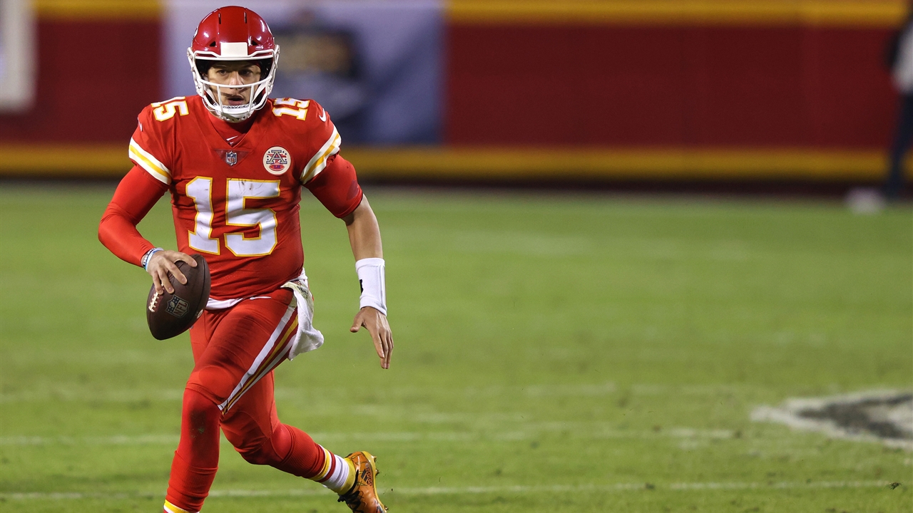 Cousin Sal is betting Mahomes makes a statement against Tua in Week 14 | FOX BET LIVE