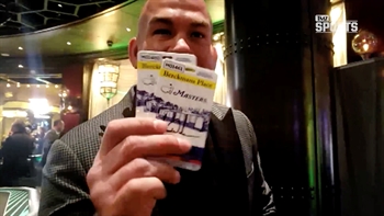 Tito Ortiz asks Tiger Woods to sign his Masters ticket at poker tournament | TMZ SPORTS