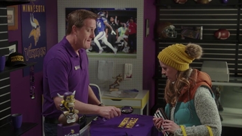 Minnesota Vikings check in on a shop selling knockoff 'Minnesota Miracle' shirts | FOX :45