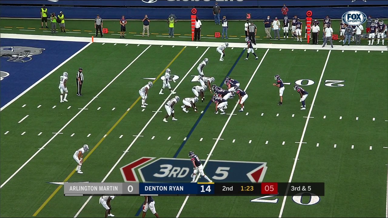 WATCH: Denton Ryan down to the Martin 1-yard line on crazy deflection catch | Texas Football Days Presented by Jack In The Box
