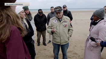 WWII veterans share emotional stories with USWNT on Omaha Beach