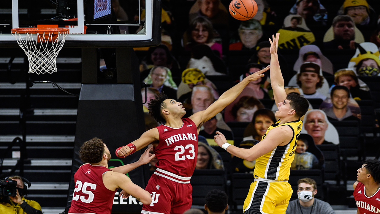 Luka Garza, Trayce Jackson-Davis deliver scintillating performances as Indiana bests No. 4 Iowa
