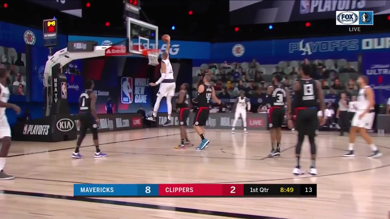 HIGHLIGHTS: Porzingis throws down mobster slam vs Clippers