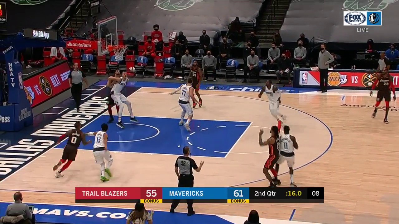 HIGHLIGHTS: Luka hits floating three pointer