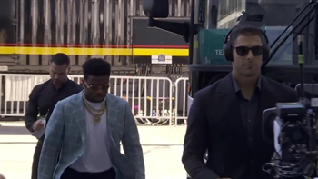 Jimmy Garoppolo and the 49ers offense arrives at Hard Rock Stadium ahead of Super Bowl LIV