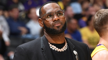 Ric Bucher thinks it'll be a 'tough sell' for the Lakers to find talent during front office dysfunction
