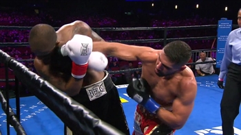 Ahmed Elbiali knocked down Allan Green in all three rounds, securing a KO victory