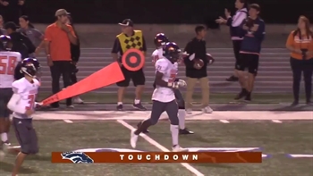 Week 3: Xavier Ward drops pretty long ball in stride for Roosevelt touchdown