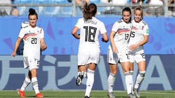 Germany make it 2-0 after South Africa keeper's gaffe on the save | 2019 FIFA Women's World Cup™ Highlights
