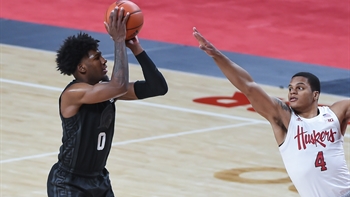 Aaron Henry scores 27 as No. 17 Michigan State holds off Nebraska, 84-77