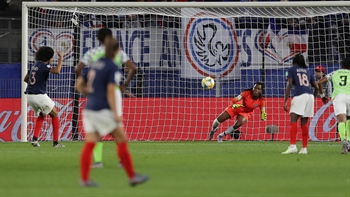 France's Wendie Renard buries 2nd penalty attempt after GK's yellow card | 2019 FIFA Women's World Cupâ„¢