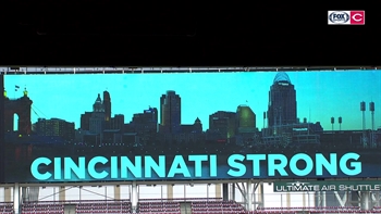 Reds, Padres hold moment of silence to honor victims of tragic shooting in Cincinnati