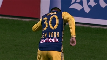 Gonzalo Veron chips it in for 4-0 lead vs. Chicago Fire | 2017 MLS Playoff Highlights