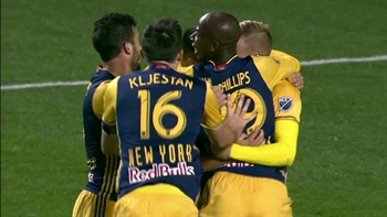 Daniel Royer goal makes it 3-0 for Red Bulls vs. Chicago Fire | 2017 MLS Playoff Highlights