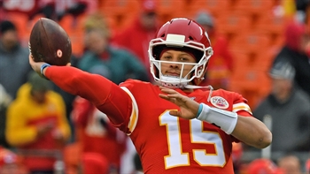 Nick Wright: 'The edge goes to Patrick Mahomes' vs Tom Brady and the Patriots Sunday