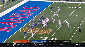 WATCH: S.Ehlinger passes to A.Beck for a TOUCHDOWN
