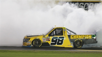 Grant Enfinger wins at Las Vegas | 2018 TRUCK SERIES | FOX NASCAR