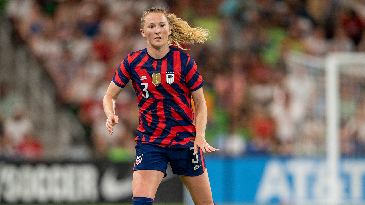 Sam Mewis gives USWNT 1-0 lead over Mexico on pass from sister Kristie Mewis