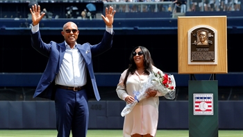 Mariano Rivera gives speech at jersey retirement: 'You Yankee fans are something special'