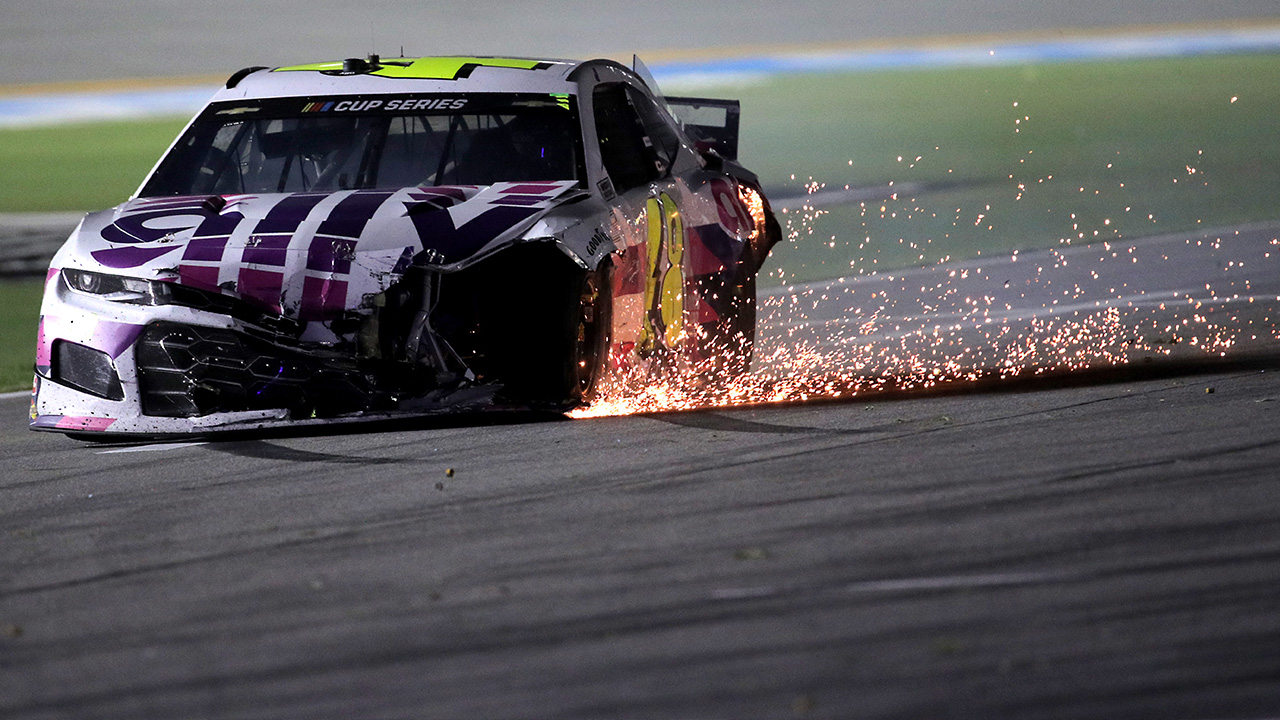 Jimmie Johnson's bid for a 8th title ends in big wreck with two laps to go