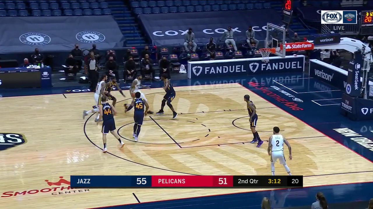 HIGHLIGHTS: Lonzo Ball with the Catch-And-Shoot Play