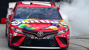 Kyle Busch scores his eighth win at Bristol Motor Speedway