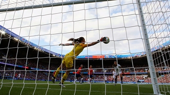 Chile’s Christiane Endler produced an entire highlight reel of spectacular saves against USWNT