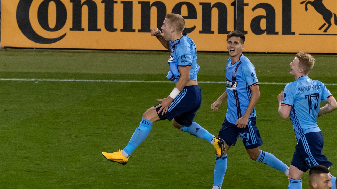 Anton Tinnerholm scores beautiful volley, NYCFC handle FC Cincinnati, 2-1