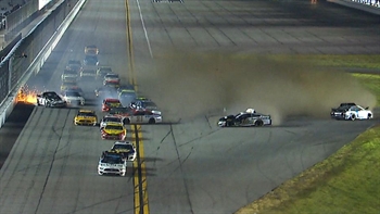 The Big One strikes late at Daytona 500, takes out Jimmie Johnson, Keselowski & 17 other drivers | NASCAR ON FOX
