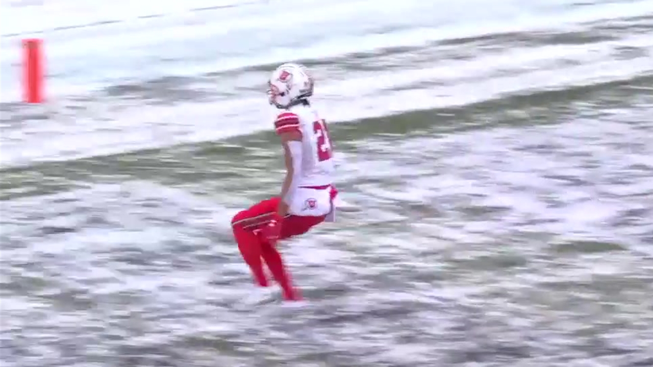 Utah's Solomon Enis scores TD as Utes strike first against No. 21 Colorado