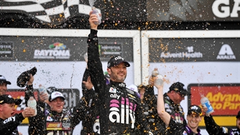 Jimmie Johnson wins The Clash after wreck, rain-shortened race | FOX NASCAR