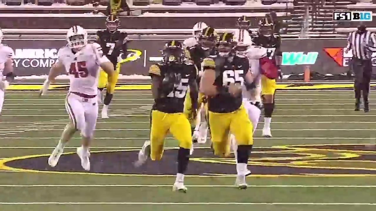 Iowa RB Tyler Goodson puts game vs. Wisconsin on ice with 80-yard TD run
