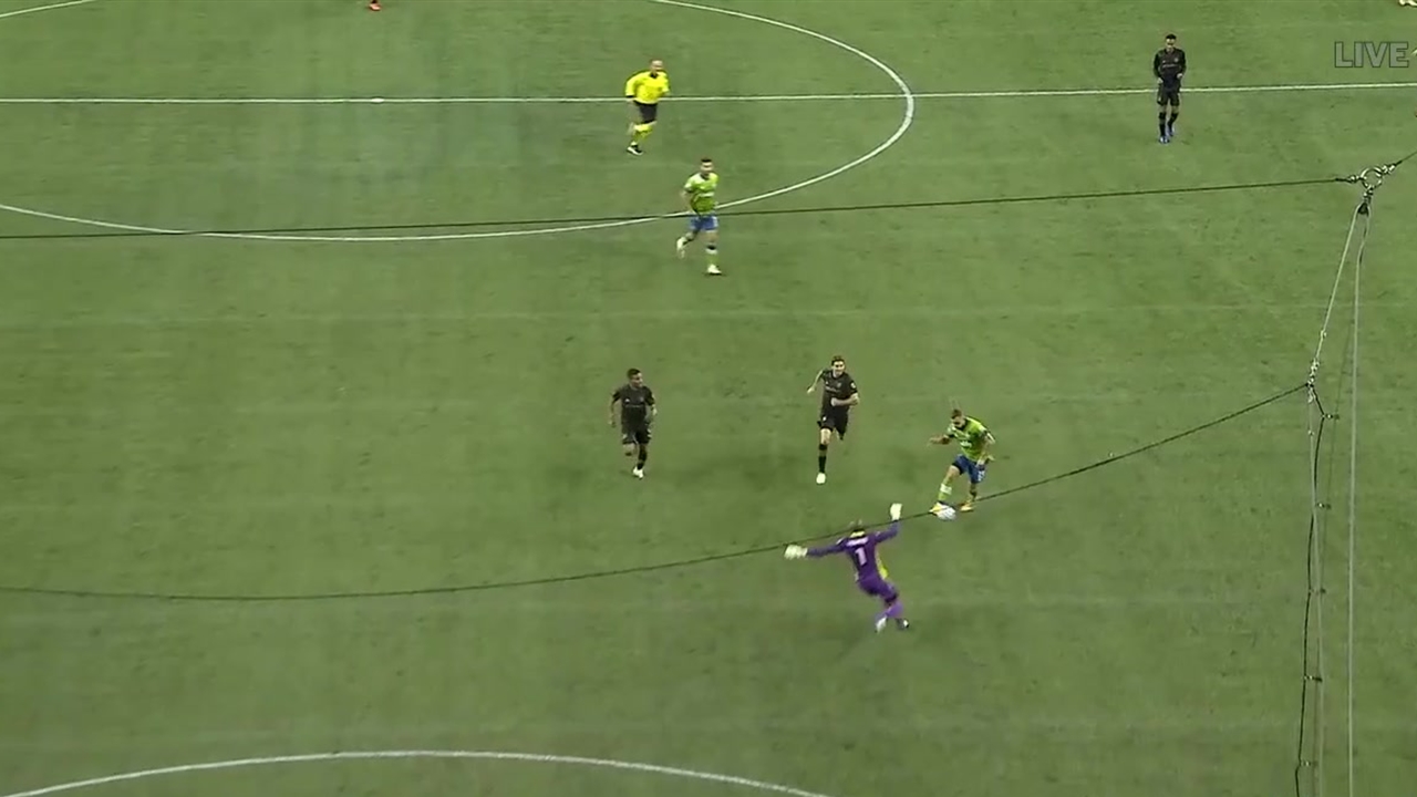 Jordan Morris scores two goals in one minute, puts Sounders up 3-0 over LAFC