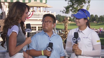 Low amateur Hye-Jin Choi talks with Holly Sonders ' 2017 U.S. Women's Open