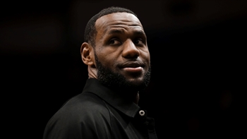 Colin Cowherd disagrees with LeBron posting a photo of himself amongst Kobe, Magic, Shaq and Kareem