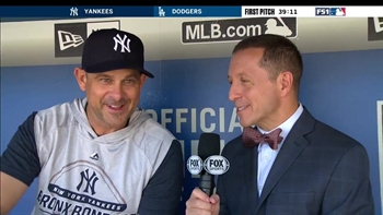 Ken Rosenthal talks with Yankees skipper Aaron Boone