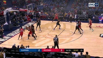 HIGHLIGHTS: Favors dime to Moore for the Triple
