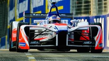Felix Rosenqvist wins the Hong Kong 2 ePrix after Daniel Abt is disqualified | 2017-18 FORMULA E