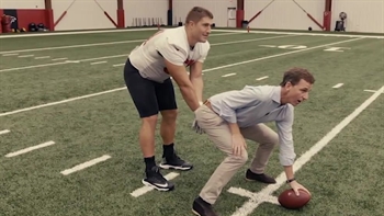 Cooper Manning gets personal with Falcons center Alex Mack | MANNING HOUR