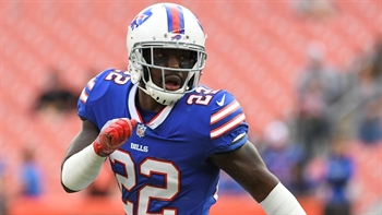 Shannon Sharpe reacts to Vontae Davis retiring at halftime: 'I commend him'