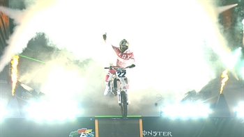 Justin Brayton makes history with his first career 450 win | 2018 MONSTER ENERGY SUPERCROSS