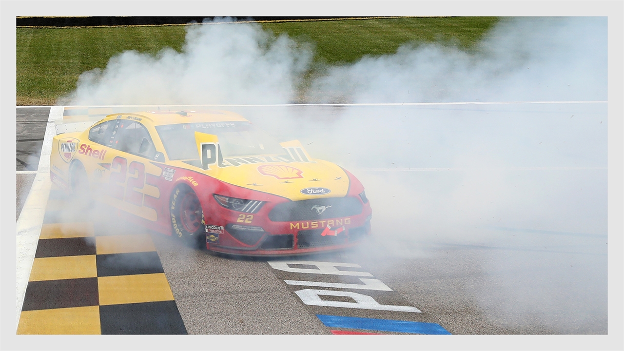 LAST LAPS: Joey Logano holds off Kevin Harvick to advance to the Championship 4