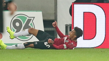 Linton Maina's goal gets Hannover the lead over Wolfsburg | 2018-19 Bundesliga Highlights