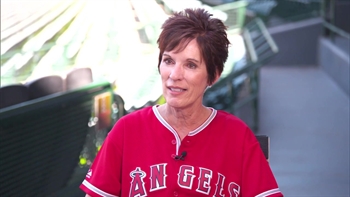 Angels Weekly: Honorary Bat Girl