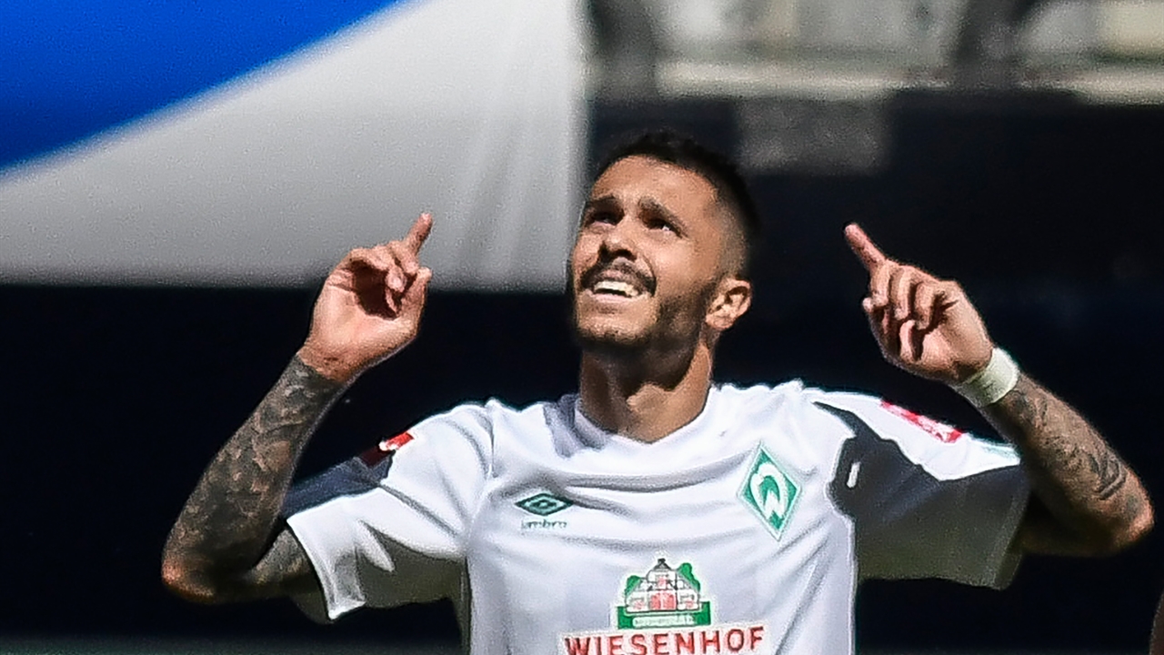 Leonardo Bittencourt curls Bremen in front at Schalke | FOX SOCCER