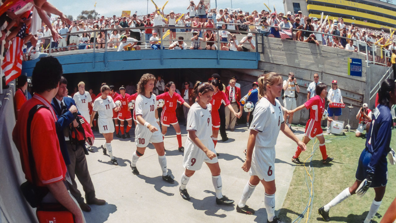 Mia Hamm, Brandi Chastain, Kristine Lilly on who they turned to during difficult moments