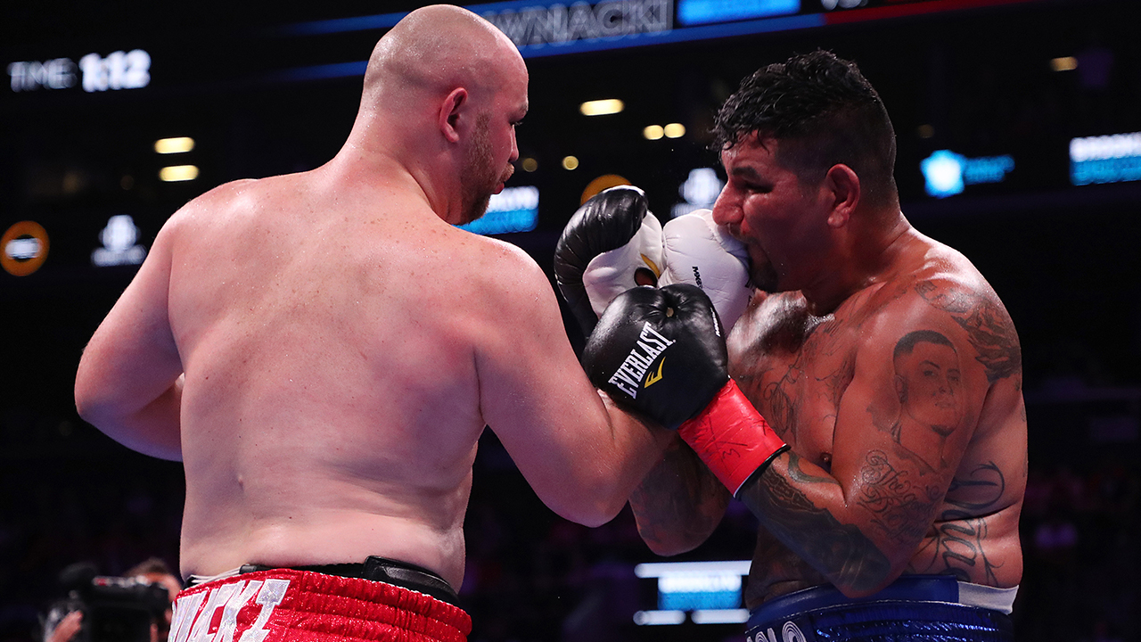 Adam Kownacki  and Chris Arreola set record for most punches thrown in a heavyweight fight
