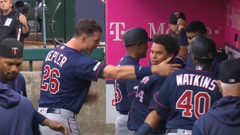 Digital Extra: Celebrate National Handshake Day with the Twins