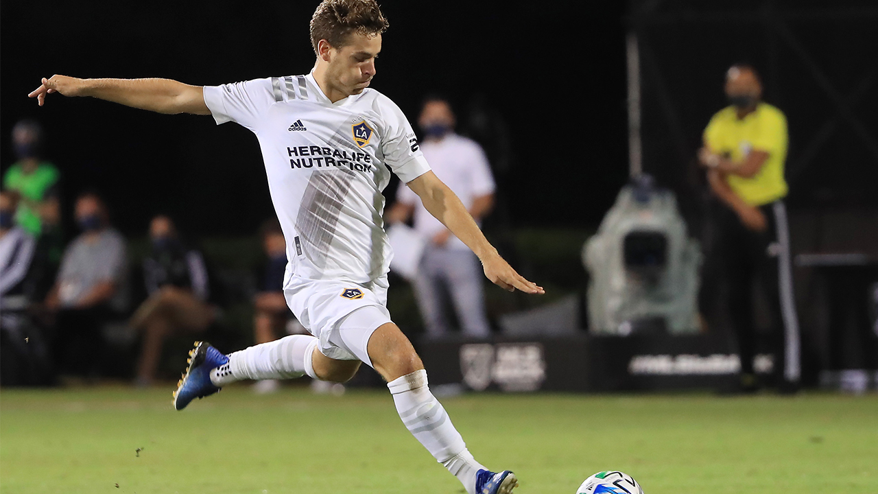 El Traffico opens with Ethan Zubak goal, giving Galaxy early lead over LAFC